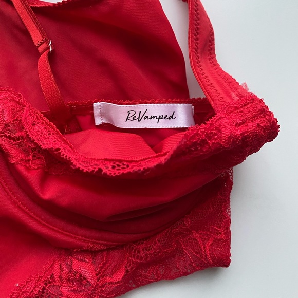 Red lace bodysuit - Picture 3 of 4